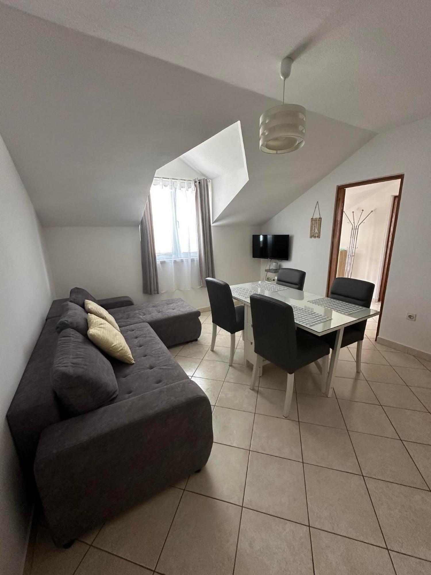 Apartmani Ljubica, Муртер Екстериор снимка