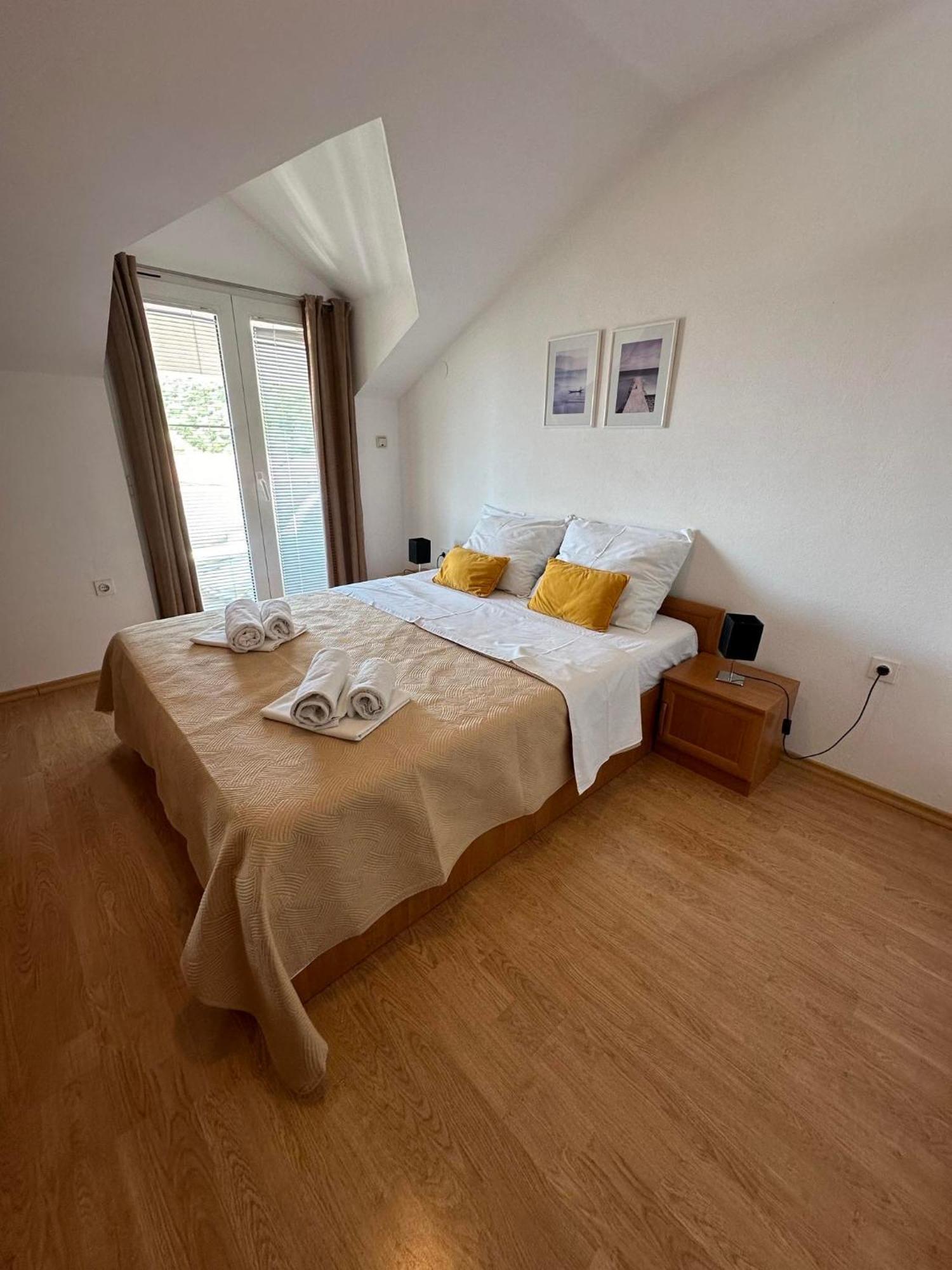 Apartmani Ljubica, Муртер Екстериор снимка